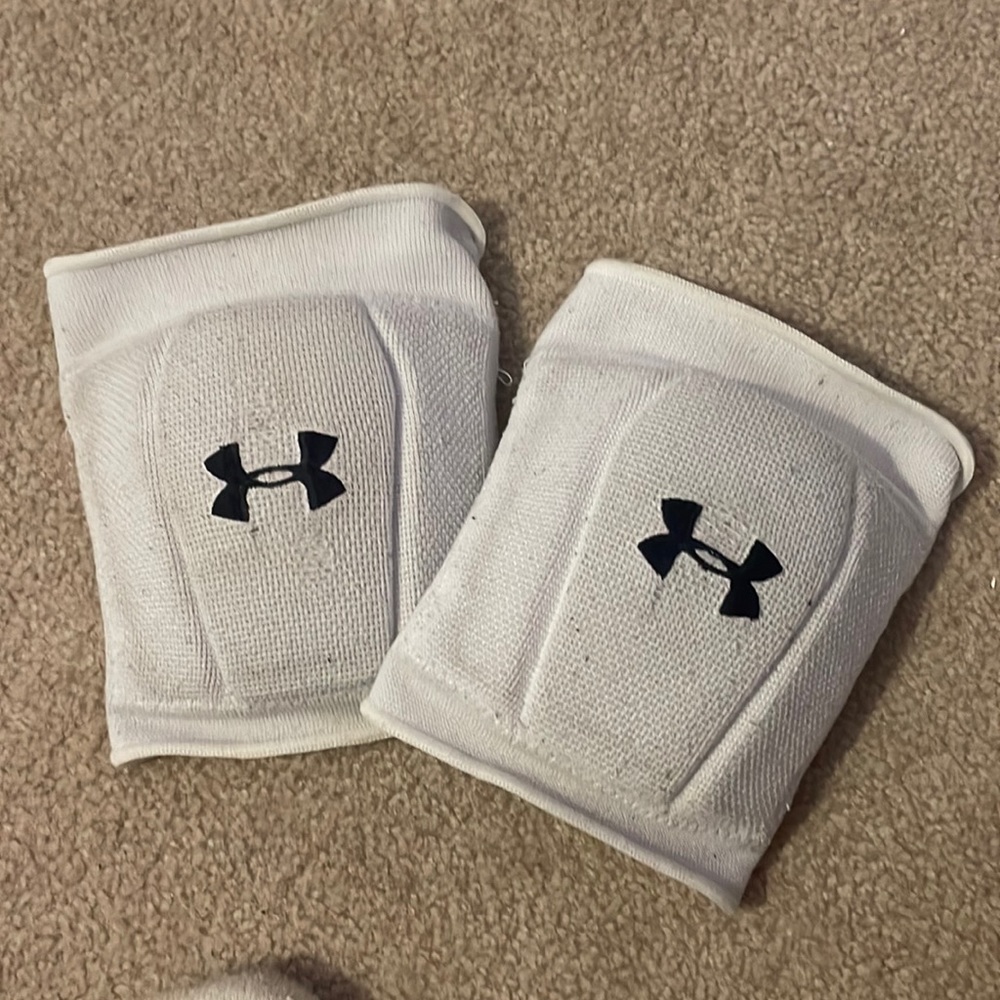 Under Armour Volleyball white knee pads